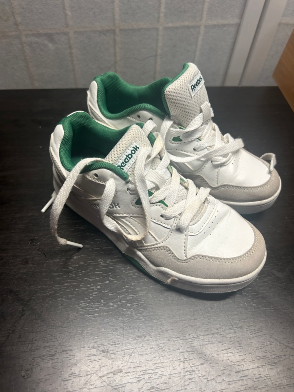 Reebok Kids White and Green Low-Top Sneakers
